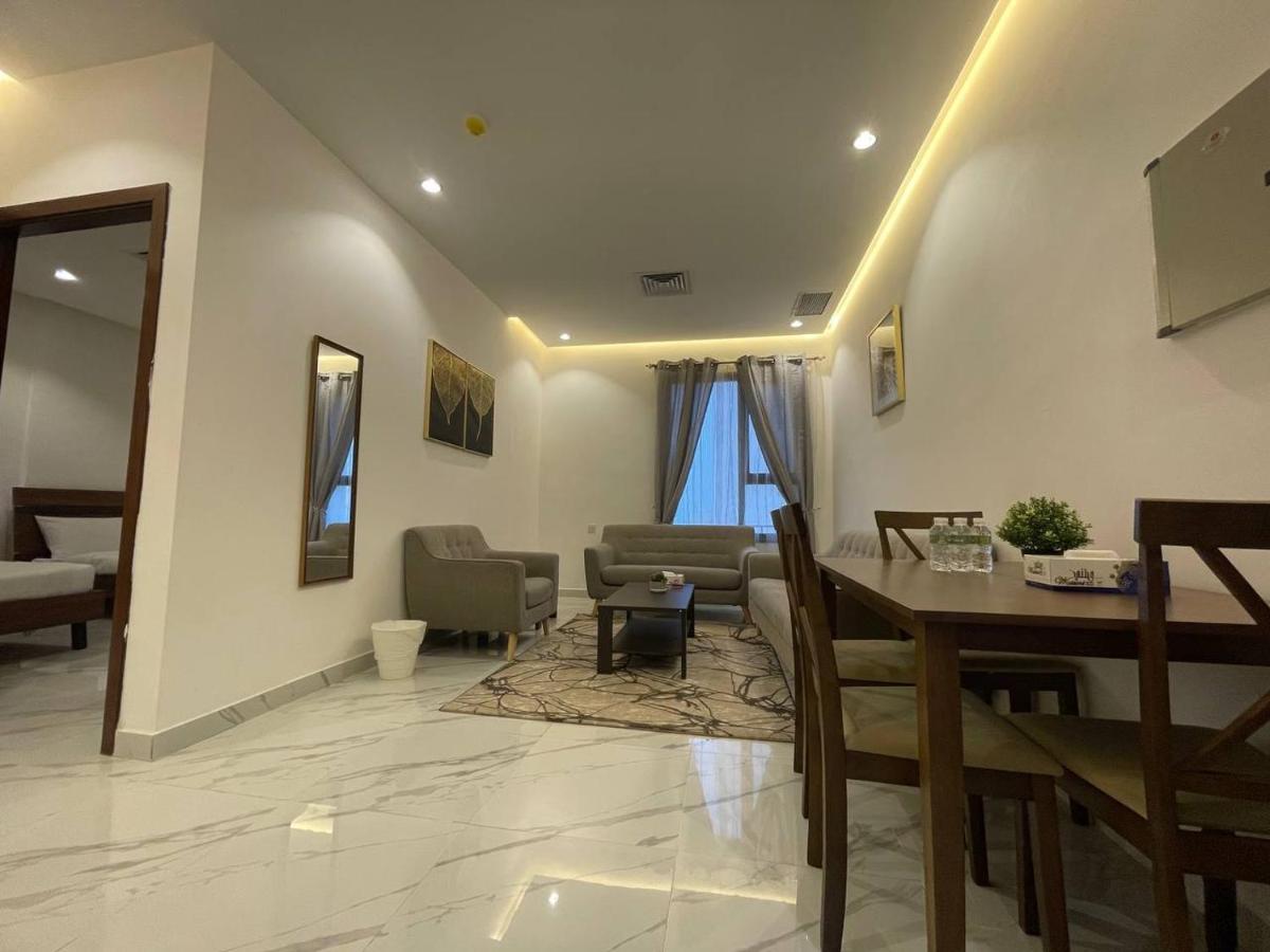 Golden Dahlia Fintas Aparthotel Kuwait City Ngoại thất bức ảnh