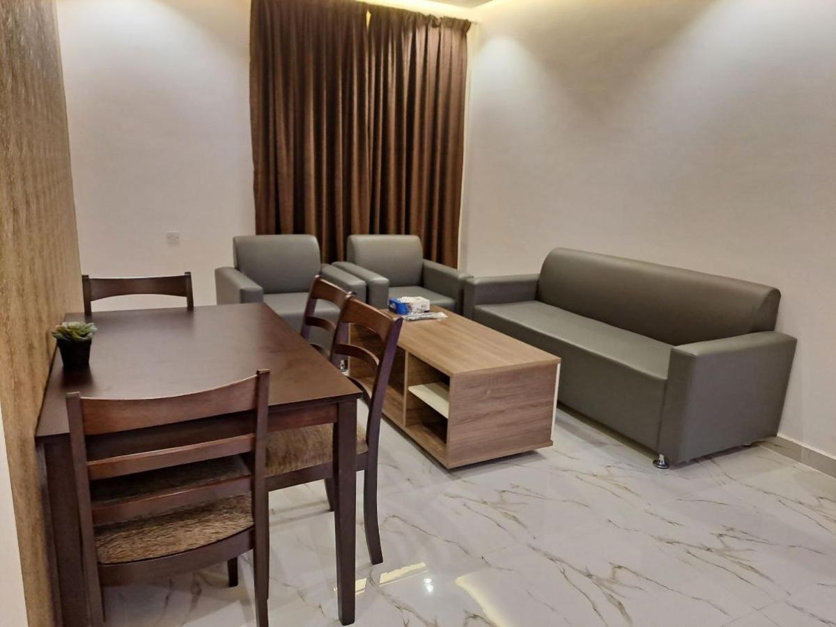 Golden Dahlia Fintas Aparthotel Kuwait City Ngoại thất bức ảnh