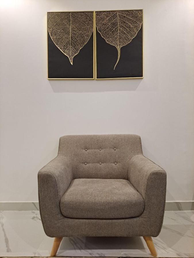 Golden Dahlia Fintas Aparthotel Kuwait City Ngoại thất bức ảnh