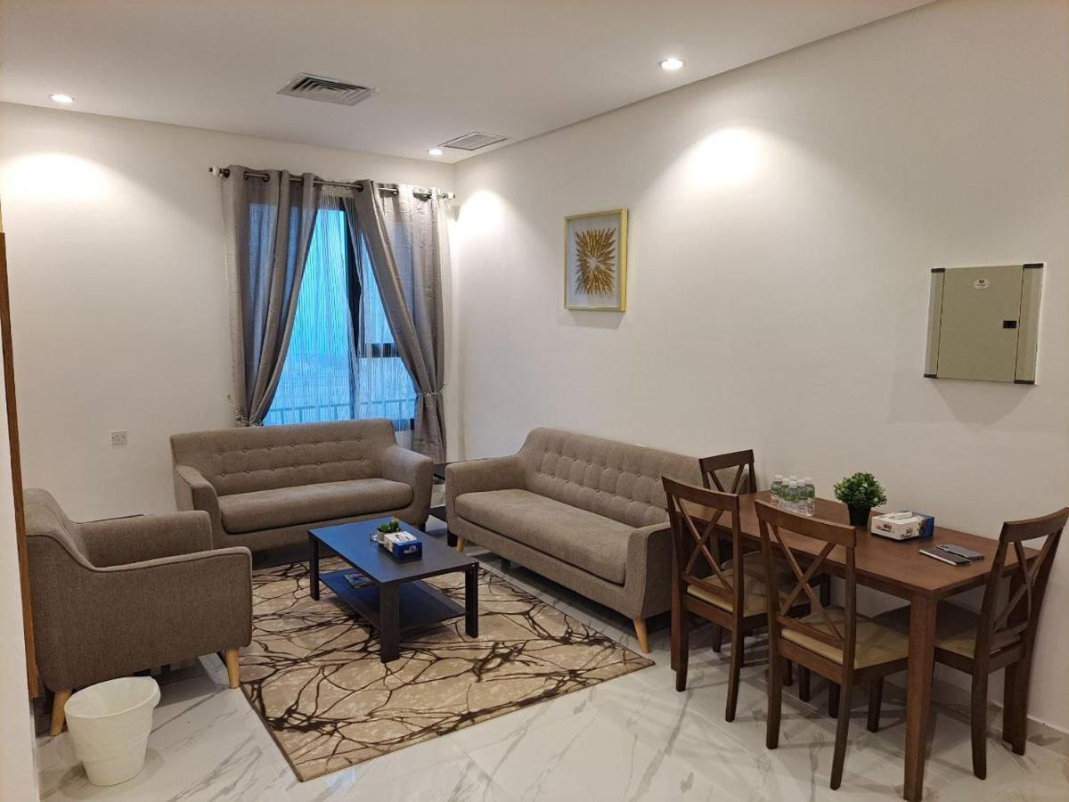 Golden Dahlia Fintas Aparthotel Kuwait City Ngoại thất bức ảnh