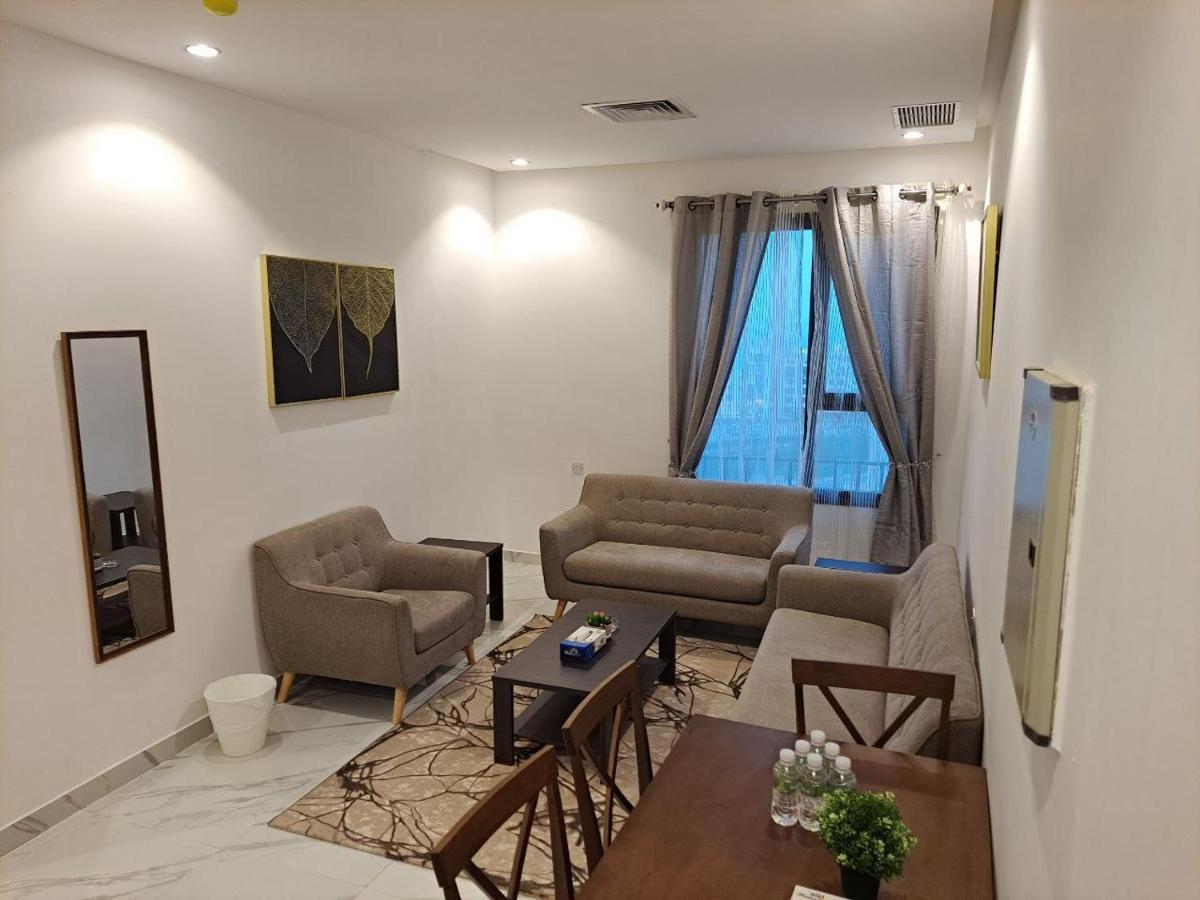 Golden Dahlia Fintas Aparthotel Kuwait City Ngoại thất bức ảnh