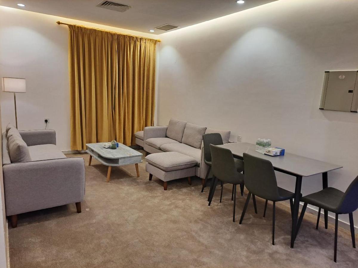 Golden Dahlia Fintas Aparthotel Kuwait City Ngoại thất bức ảnh