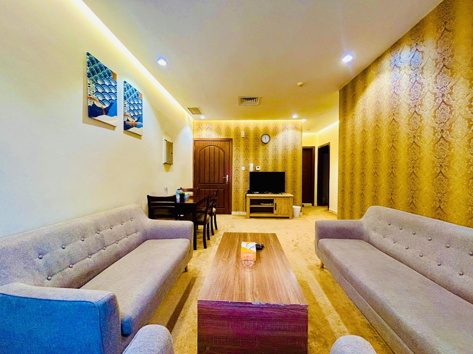 Golden Dahlia Fintas Aparthotel Kuwait City Ngoại thất bức ảnh