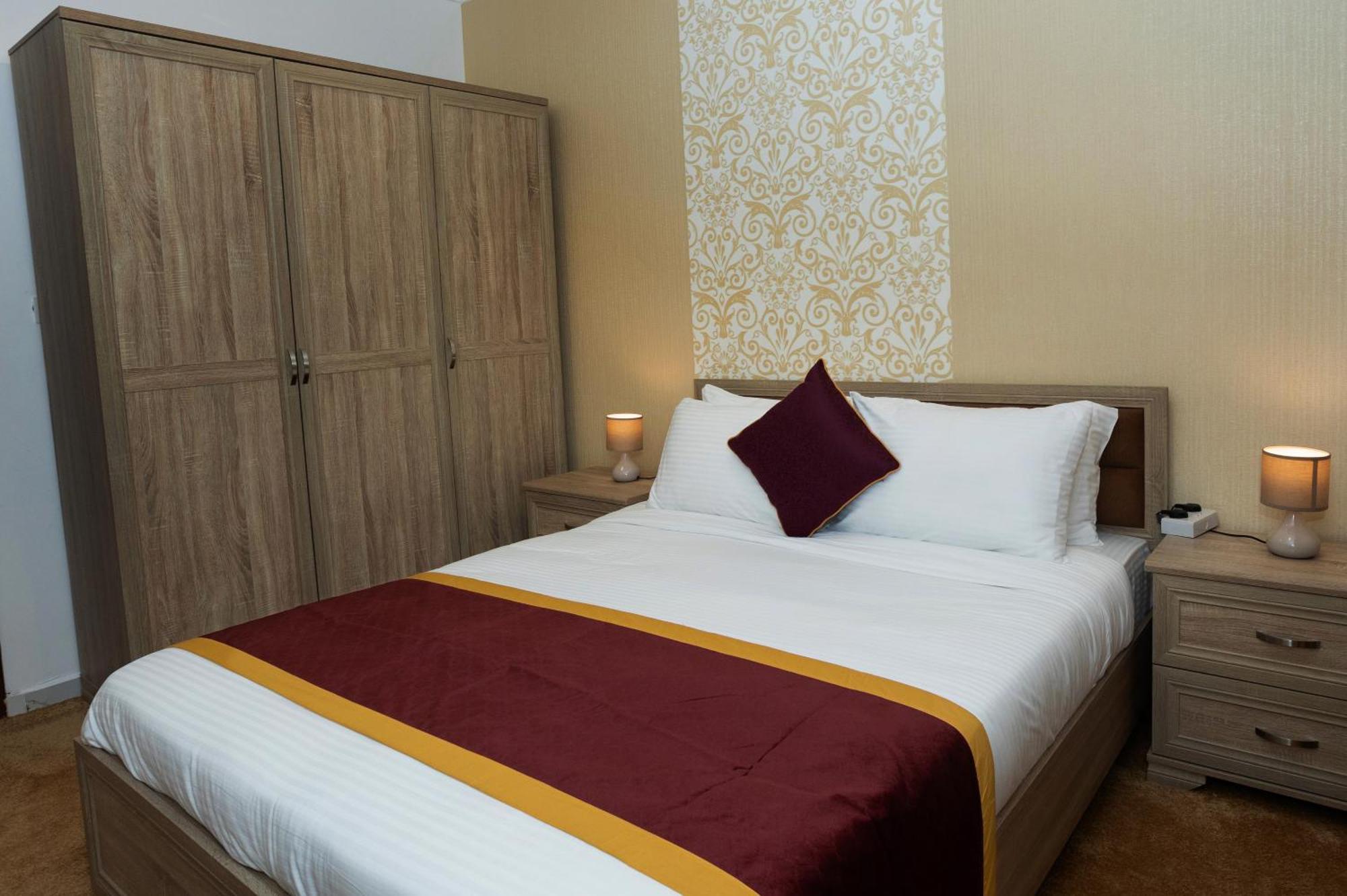 Golden Dahlia Fintas Aparthotel Kuwait City Ngoại thất bức ảnh
